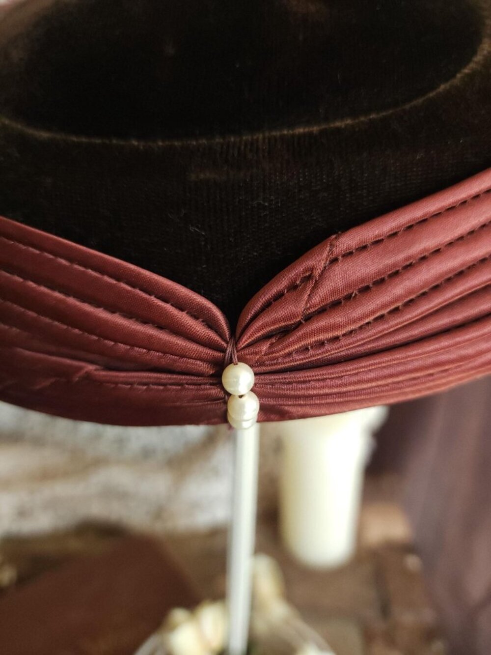 Vintage 1940s Mushroom Tilt Hat With Faux Pearl Trim, Brown Velvet and Satin Mil - Picture 8 of 13